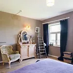 Bievre Forest-edge Retreat * Bellefontaine