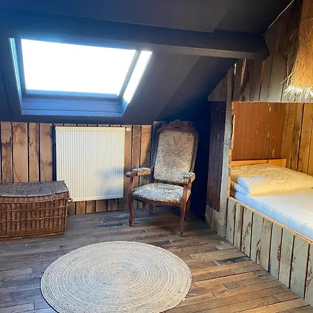 Bievre Forest-edge Retreat *