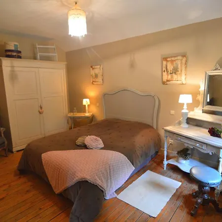 Vakantiehuis Spacious With Backyard And Large Garden Bellefontaine