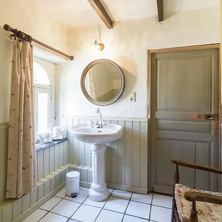 Vakantiehuis Spacious With Backyard And Large Garden Bellefontaine