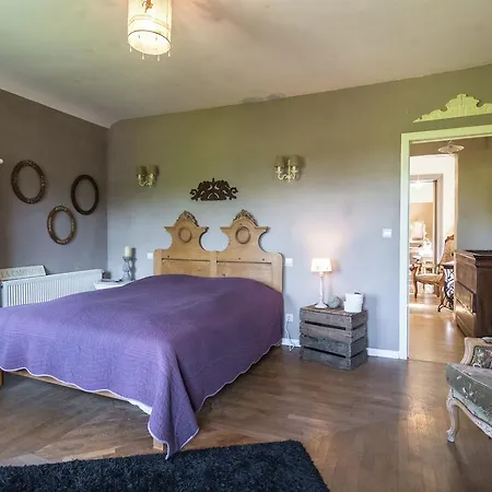 Σπίτι διακοπών Spacious Cottage With Backyard And Large Garden