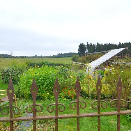 Bievre Forest-edge Retreat * Bellefontaine